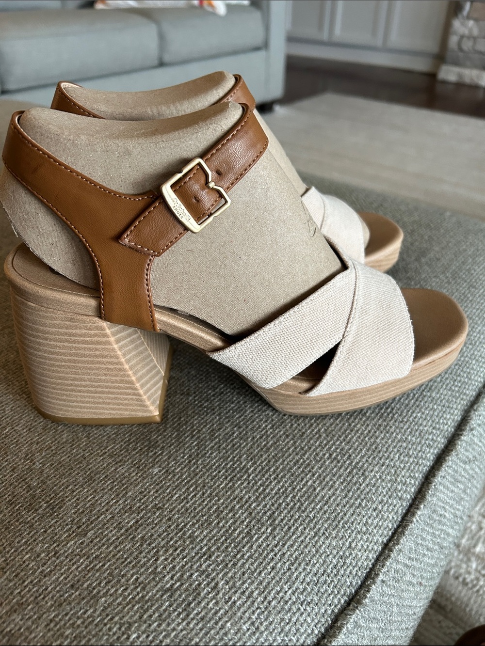Dr.Scholl's platform  Open-Toe Block Heel Sandals in Beige and Tan
